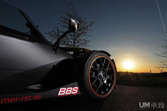 赛道野兽KTM X-BOW GT迪拜金特别版