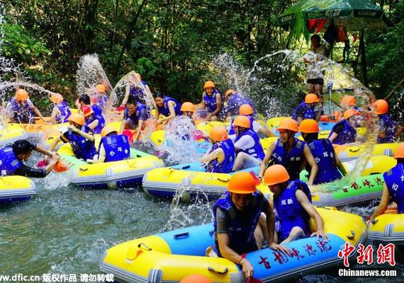 广东高中毕业生5万买断漂流权壕请同学。