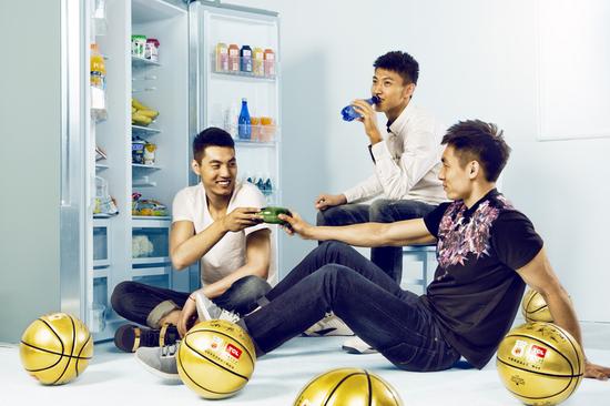 中国男篮国家队员时尚大片发布_CBA