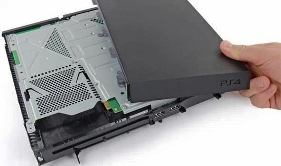 新版PS4拆机图片曝光 内存模块减少功耗更低
