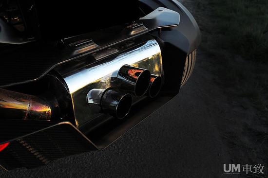 赛道野兽KTM X-BOW GT迪拜金特别版