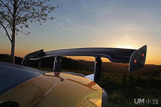 赛道野兽KTM X-BOW GT迪拜金特别版