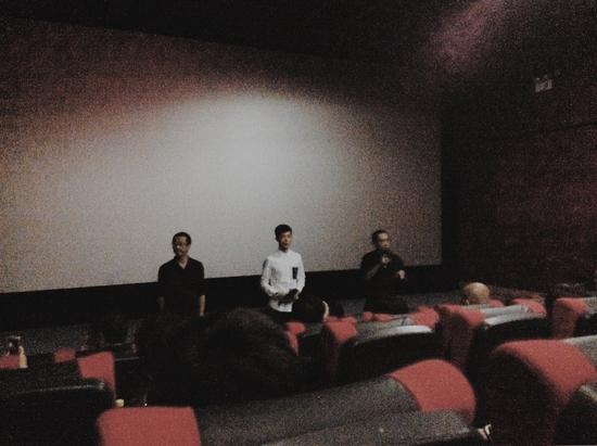 导演李霄峰+制片人冯睿+主演李欢因放映故障向影迷道歉