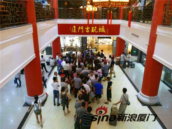 各藏友携带宝贝满怀 期望 等待丘小君老师鉴定