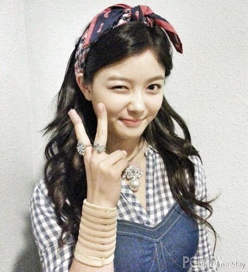 简单的发带造型