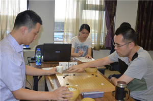 阿含桐山杯古力时越出局 卫冕冠军柯洁进八强