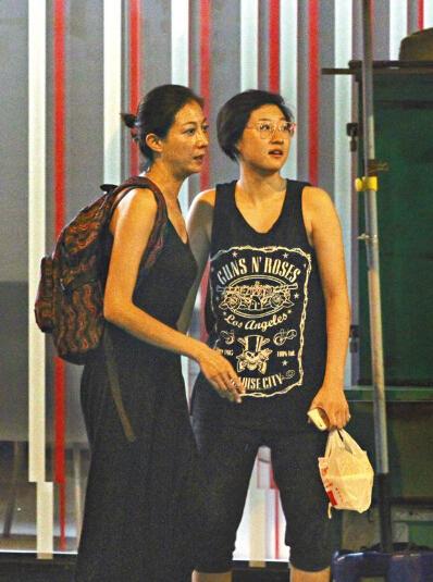  Wu Qili and Little Dragon Girl Go Out to Smile Again