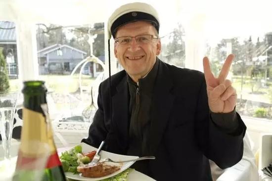 短信之父因病辞世 曾称短信将永久存在|短信|M