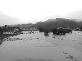 攸县黄丰桥镇发生近30年来的最大洪水，图为洪水现场。 图片由当地居民提供 