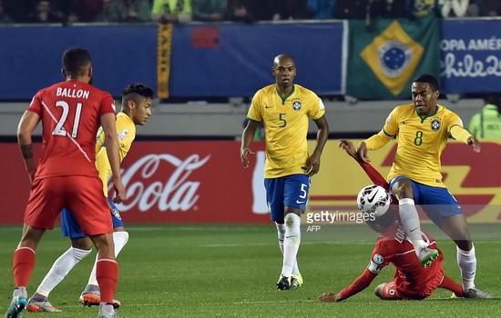 埃利亚斯在今年美洲杯巴西vs秘鲁的比赛中（图片来源盖蒂图片社）