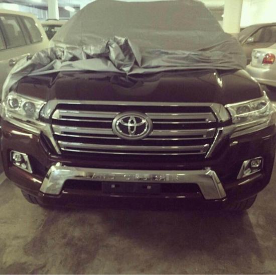 New Toyota Land Cruiser spy