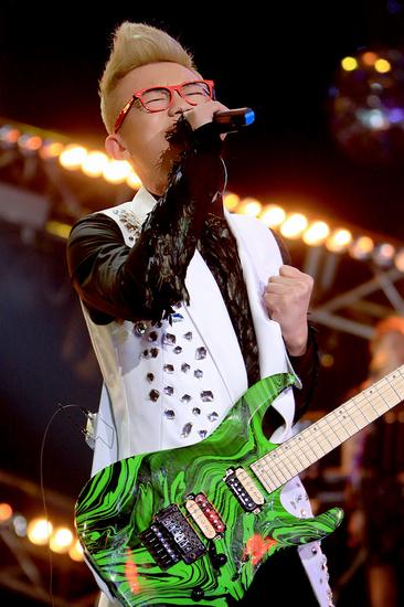 丁克森坚持音乐信念