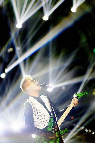 丁克森忘情演出