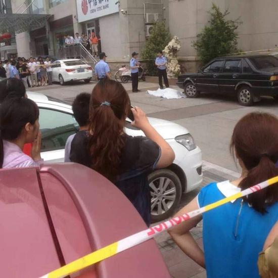 网传成都有股民跳楼