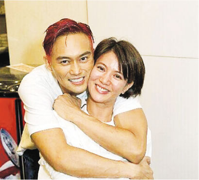 张智霖开演唱会获老婆袁咏仪打气