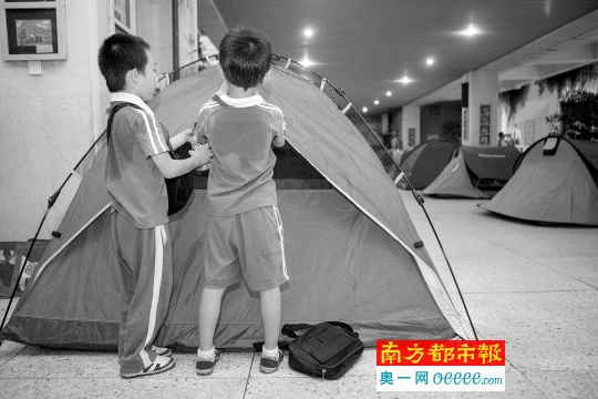 深圳有小学用游戏趴代替期末考试 学生校内搭