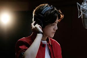 鹿晗曝《请到长城来滑雪》MV