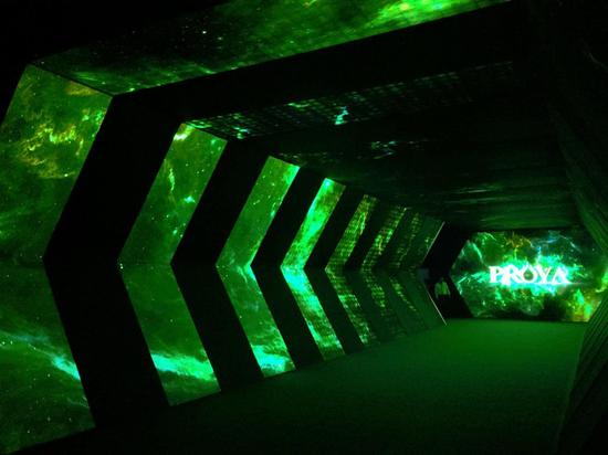 珀莱雅蕴活新肌时光隧道