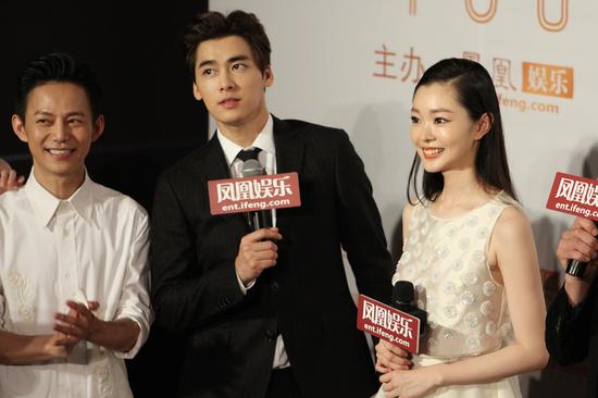 何炅携李易峰、宋轶等助阵《栀子花开》首映