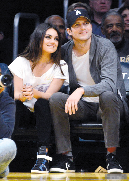 库彻与库尼斯（资料图片）