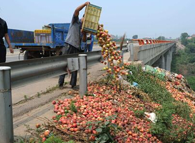 油桃跳河!电商帮农民治滞病