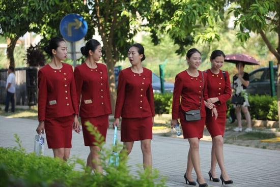 全国数百名年轻人齐聚北部湾航空乘务员专场招