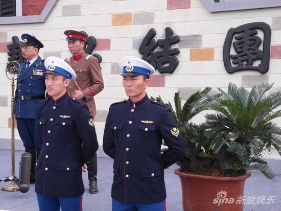 张宁江表情严肃