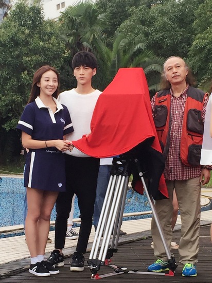 姜析源现身新戏开机仪式