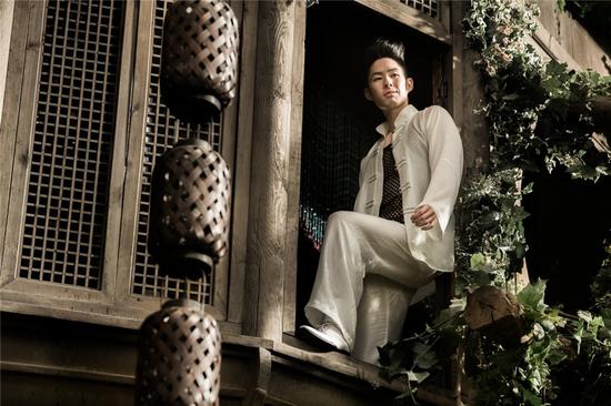 吴建豪饰演潇洒帅气纨绔子弟