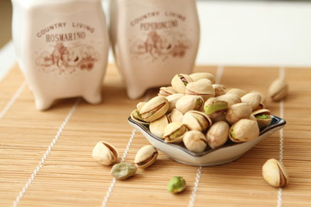 小小的坚果能给你大大的保护 每日多吃吧