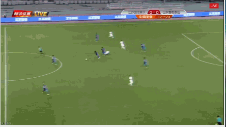 舜天替补席被吹翻 铁卫借风半场吊门|gif