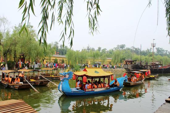 清明上河園美景