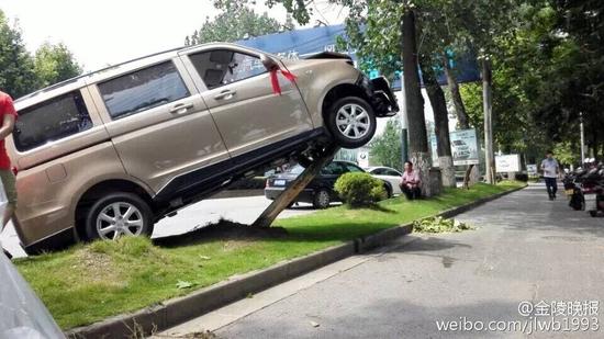 图为事发现场。