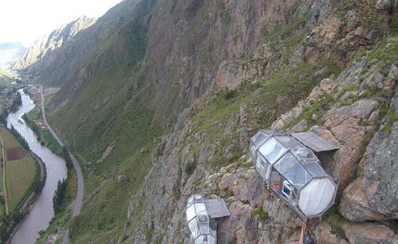 秘鲁悬崖建透明胶囊旅馆，可360度观赏风景。