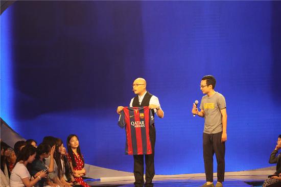 《非诚勿扰》巴萨皇马球迷现场开撕|《非诚勿