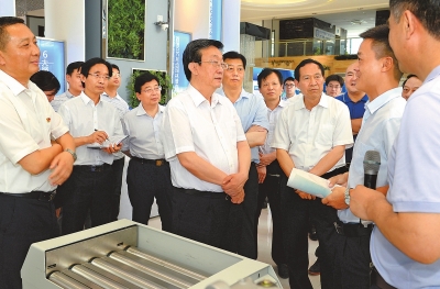 7月14日上午，省委書記、省人大常委會主任郭庚茂在洛陽國家大學科技園調(diào)研。記者杜小偉攝