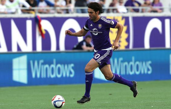 看哭!卡卡再现长途奔袭破门