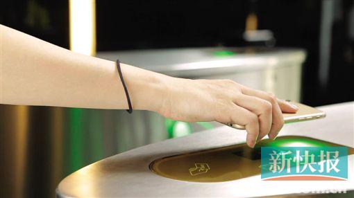 珠江新城写字楼门禁新花样 扫二维码出入