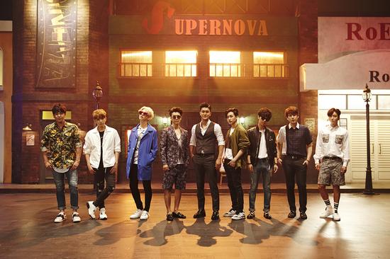 SUPER JUNIOR