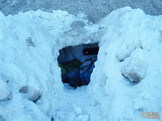 雪洞的局限性很小，只适用于北方雪大的环境，这里不纳入这次讨论的范围之内。