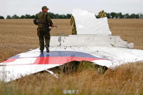 MH17上的298名无辜乘员，成为乌克兰冲突的受害