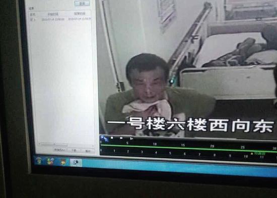 医院视频监控中拍摄到的小偷。