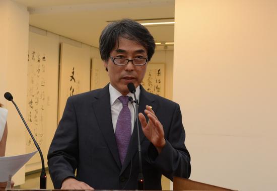 （社）韩国书家协会理事长朴良在致辞