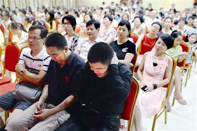 杭州钢琴盲童考上中央音乐学院 汇报演出昨在