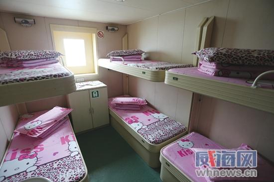 葫芦岛”号客轮上的女性乘客专用客舱布置温馨,自开设以来广受好评。