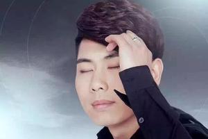 金久哲《寂寞的手》：唱爱情走后的伤痛