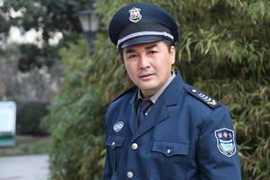 《福根进城》苏国涛变身保安队长