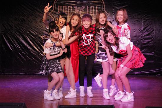 SpeXial现身成都举行见面会 师妹团助阵|SpeX