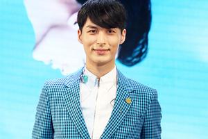 严爵自曝失恋故事 因忙音乐与前女友分手