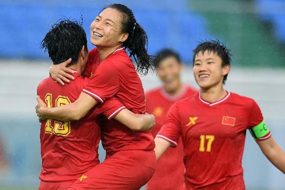 首汽租车为中国铿锵玫瑰喝彩